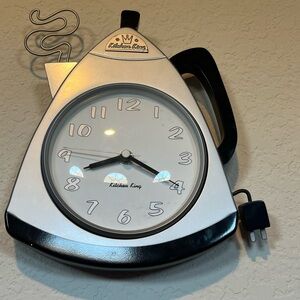 Kitchen King Teapot Wall Clock